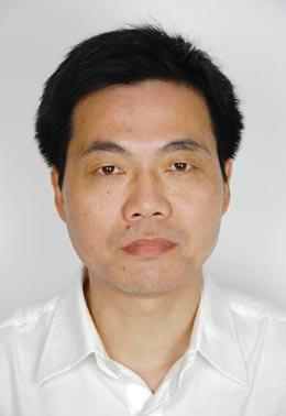 庞孝轶 先生