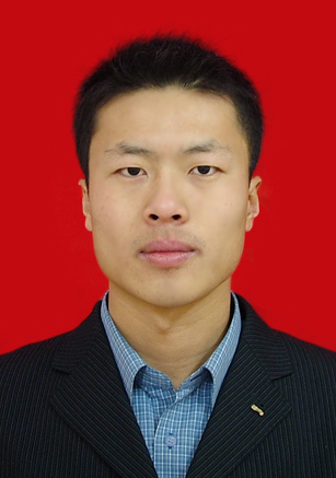 刘训堃　