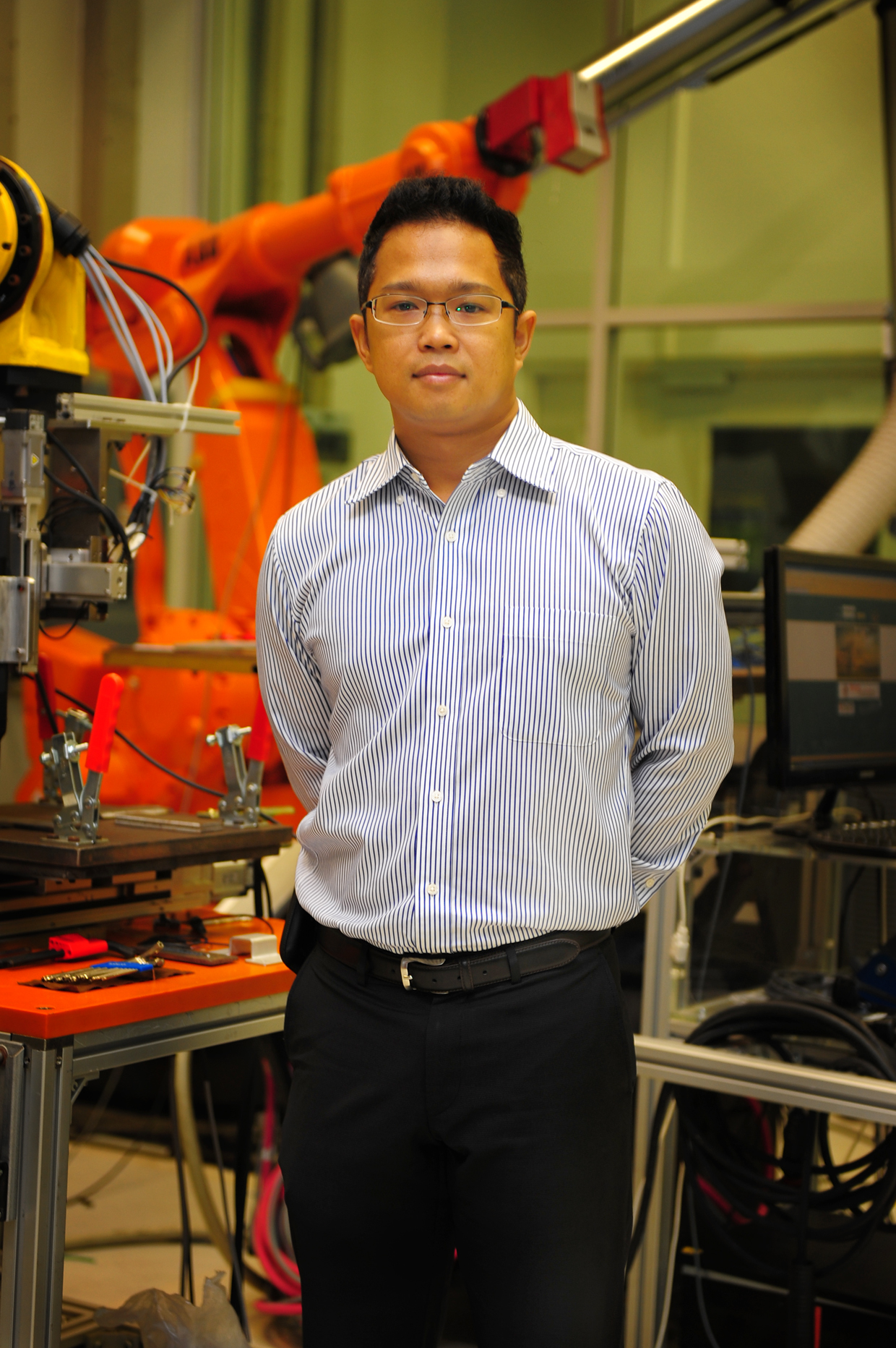 Dr. Nirut Naksuk
