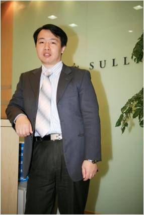   江磊 先生
